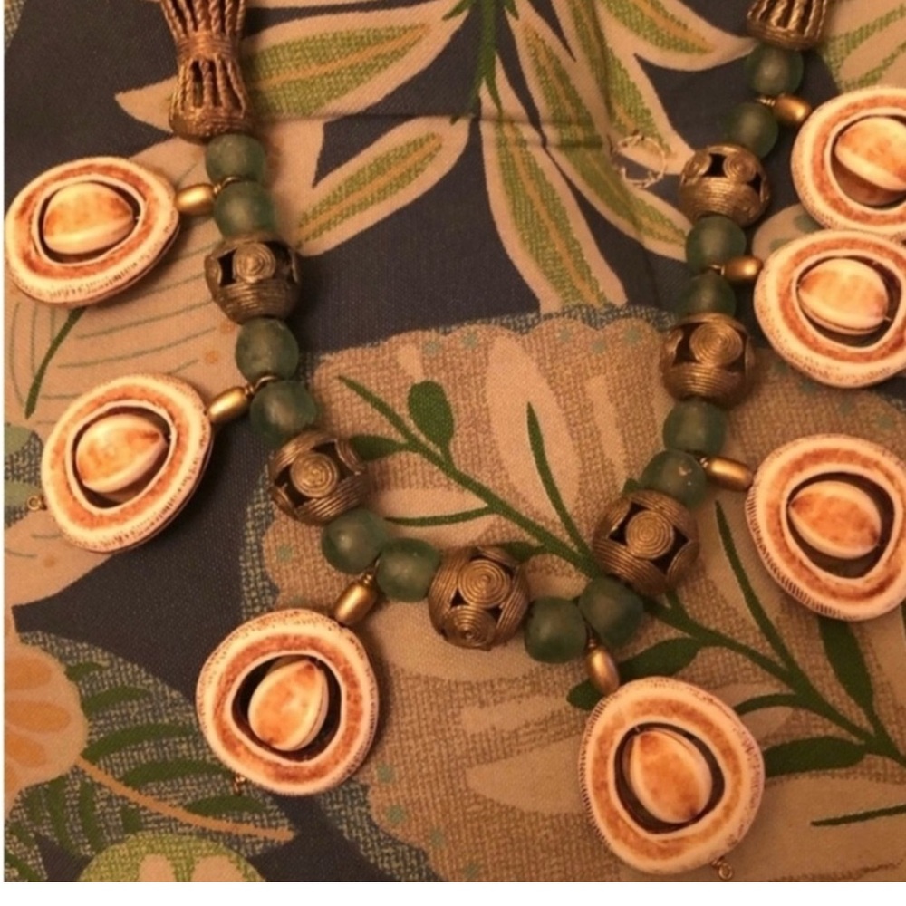 Anthropologie Egyptian Style Shell Necklace Unique Style Looks Antique Statement